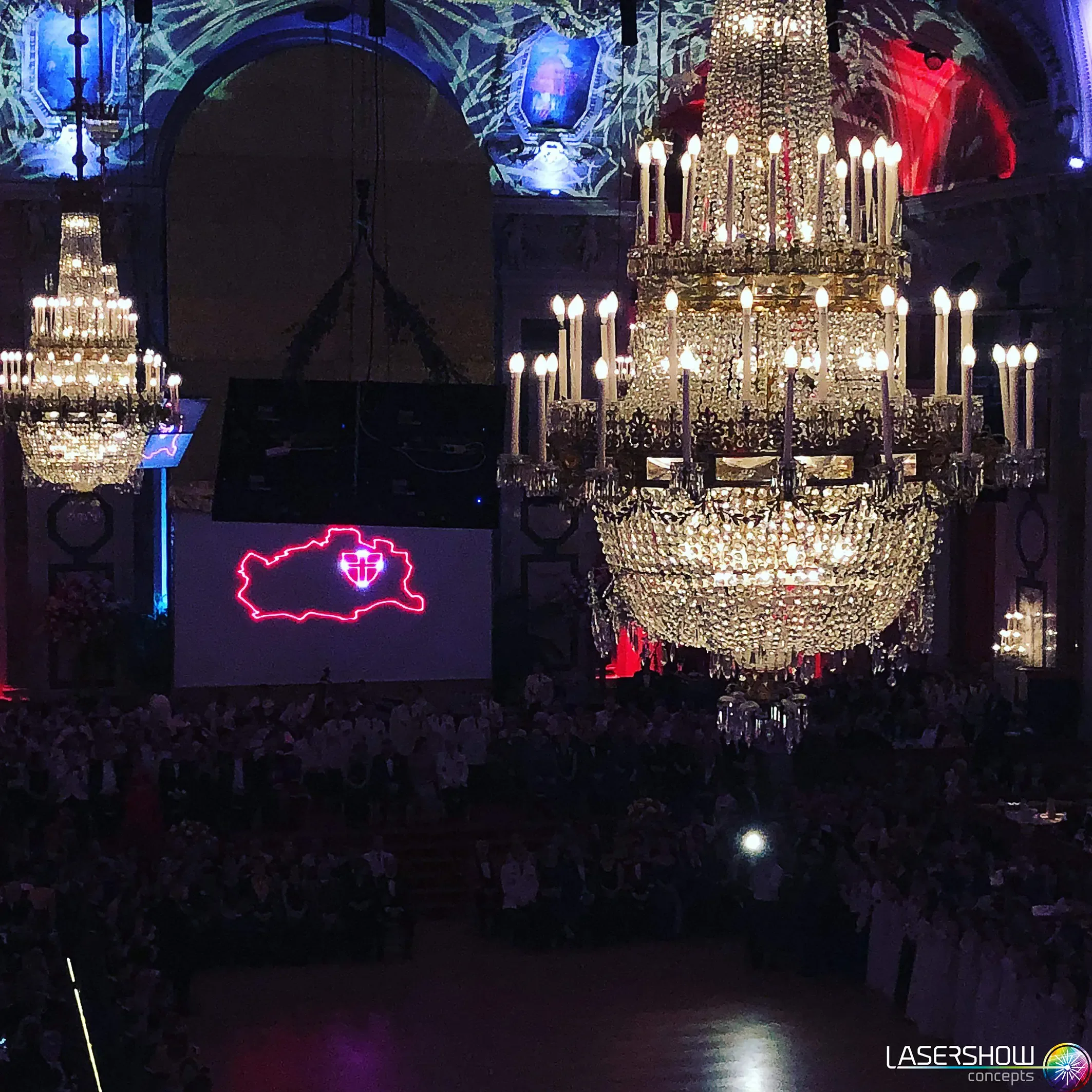Laser-Grafikshow beim Ball der Offiziere in der Wiener Hofburg